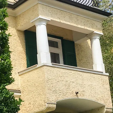 Mays Apartmán *