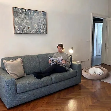 Mays Apartmán